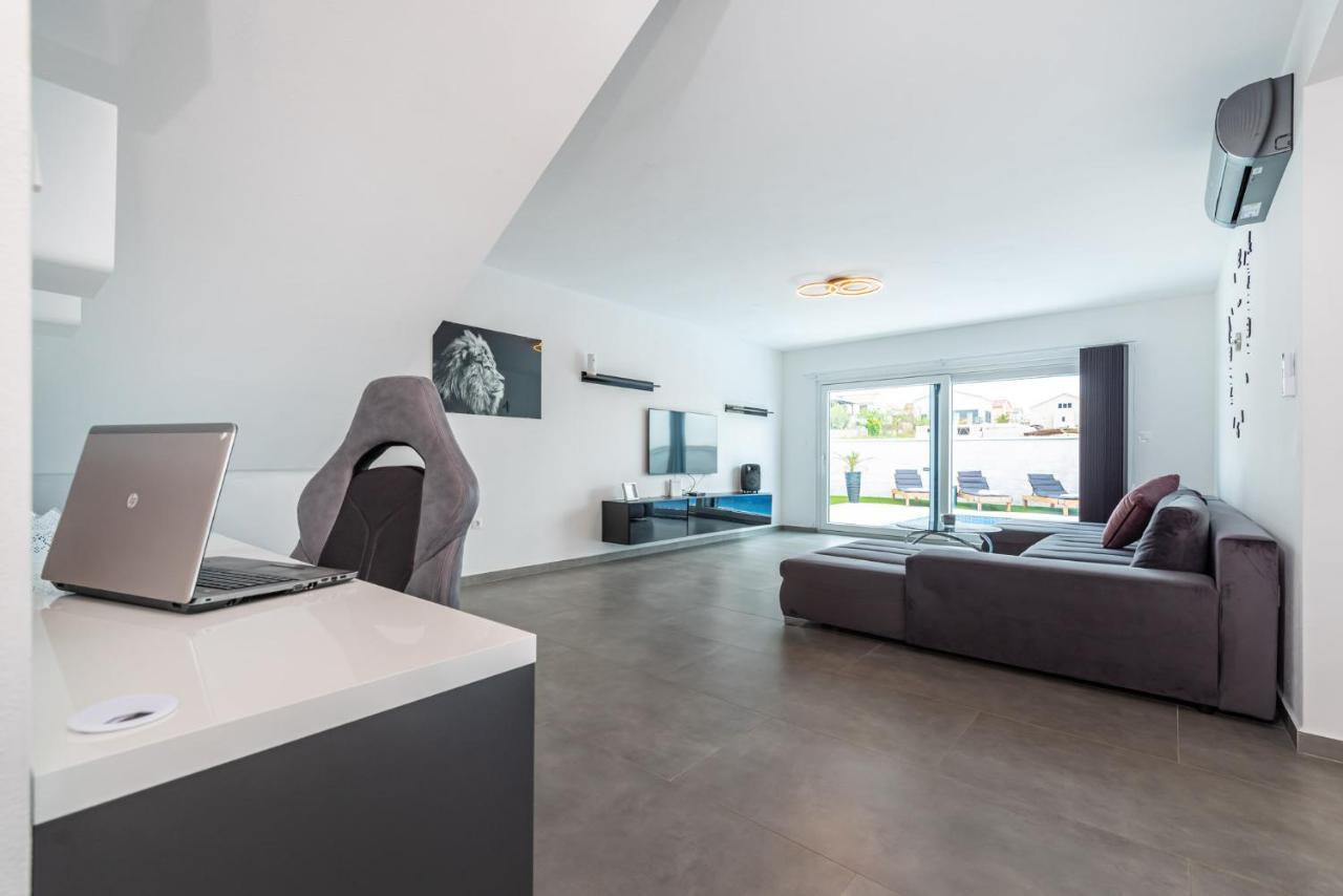 Luxury Villa Noemi Ražanac Kültér fotó