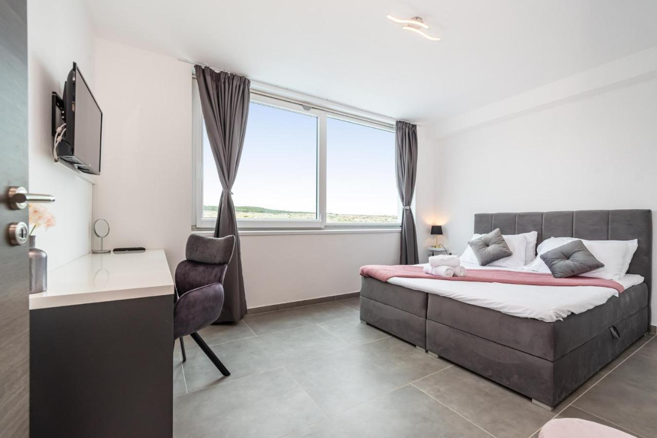 Luxury Villa Noemi Ražanac Kültér fotó