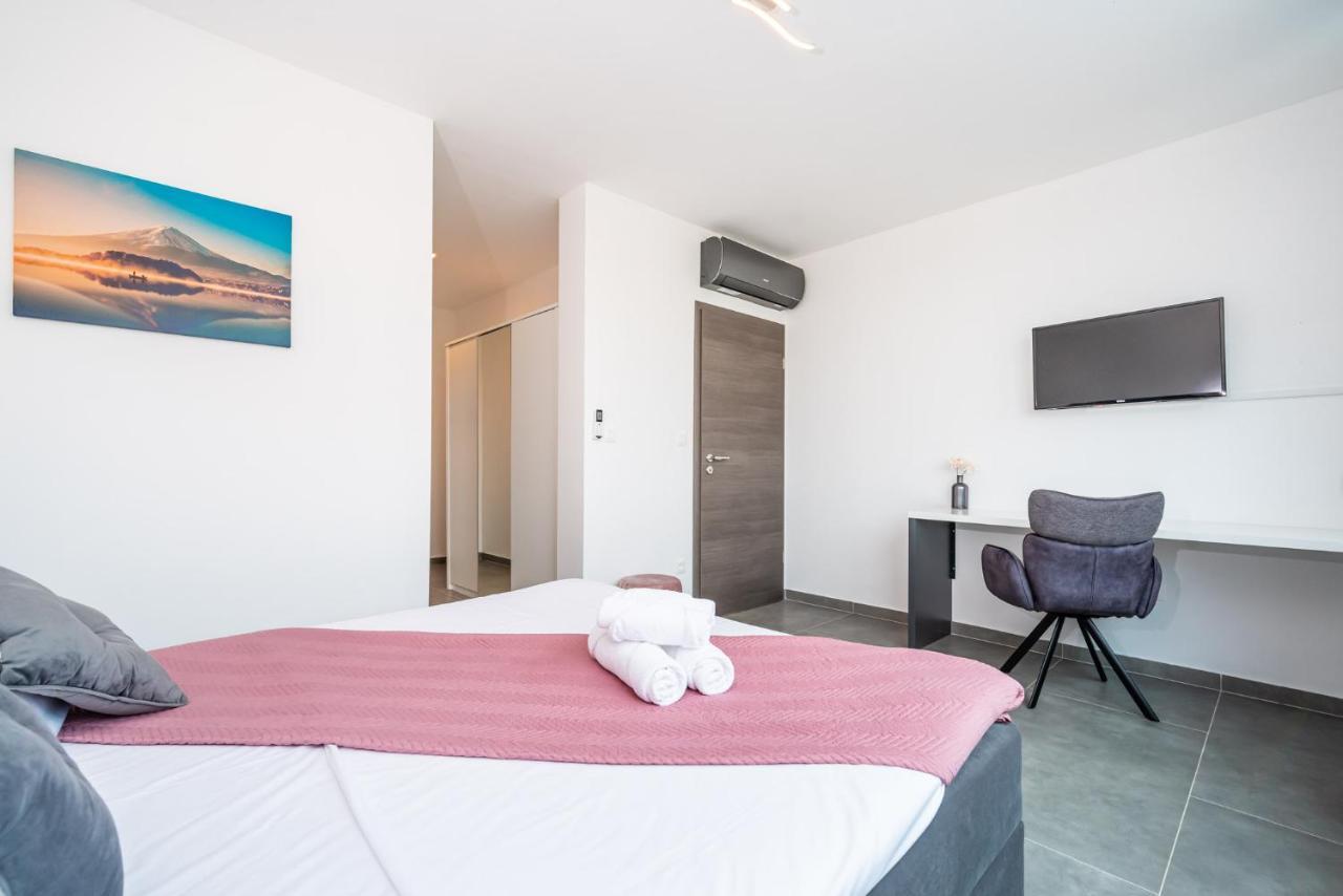 Luxury Villa Noemi Ražanac Kültér fotó