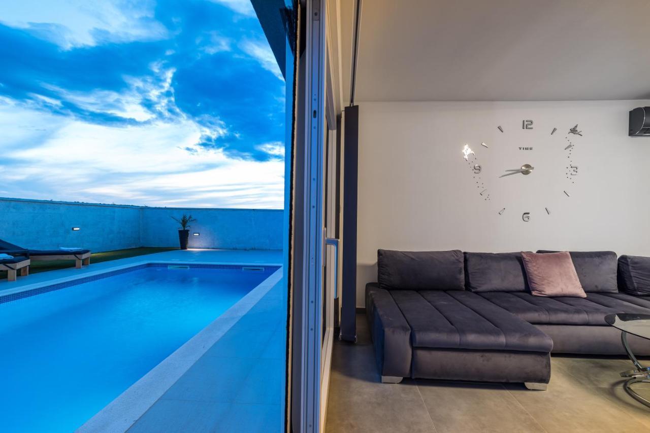 Luxury Villa Noemi Ražanac Kültér fotó